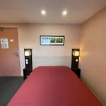 Hotel Brit St-quentin/nord 2*