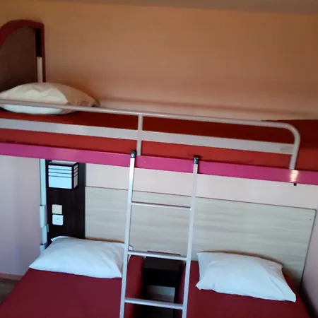 Hotel Brit St-quentin/nord 2*